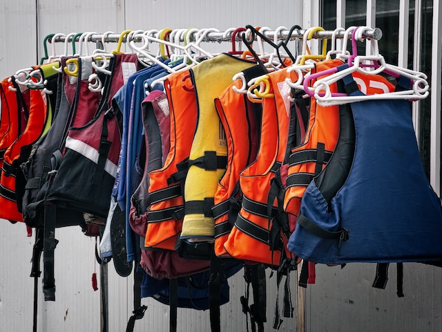 Navigating the Waters Safely: Must-Have Items for Every Boat Owner 1